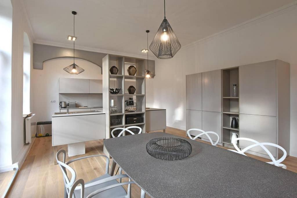 6,5 Luxury Room Apartment - Central Zwickau - 3 Bedrooms - 2 Bathrooms Luaran gambar