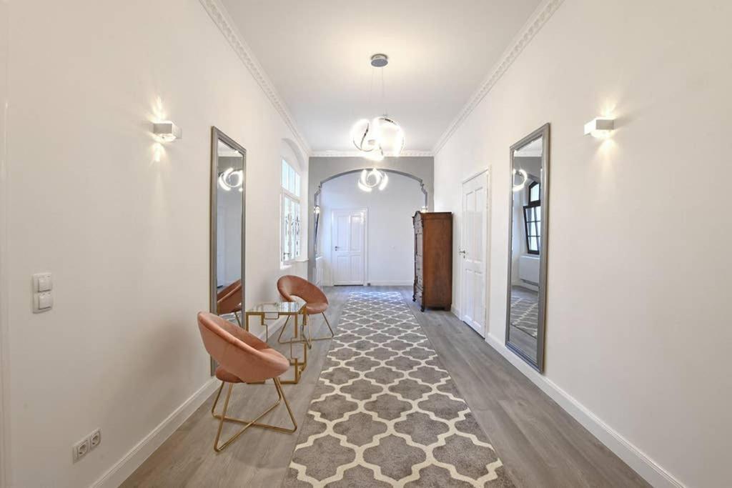 6,5 Luxury Room Apartment - Central Zwickau - 3 Bedrooms - 2 Bathrooms Luaran gambar