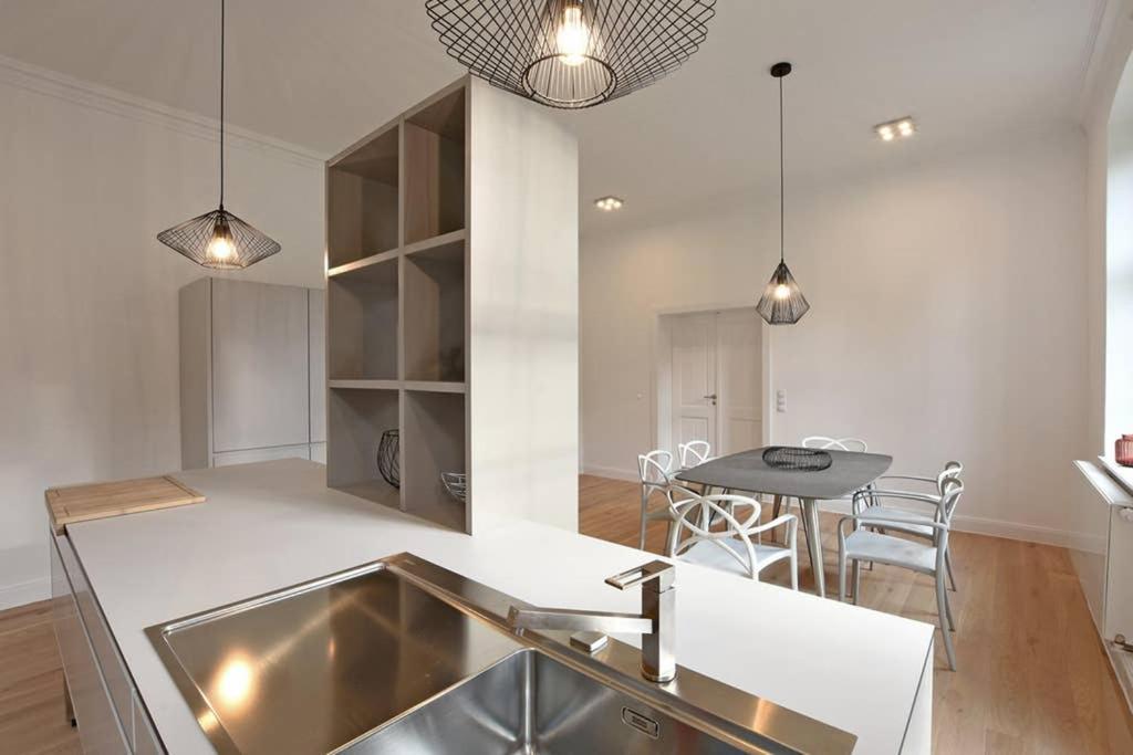 6,5 Luxury Room Apartment - Central Zwickau - 3 Bedrooms - 2 Bathrooms Luaran gambar
