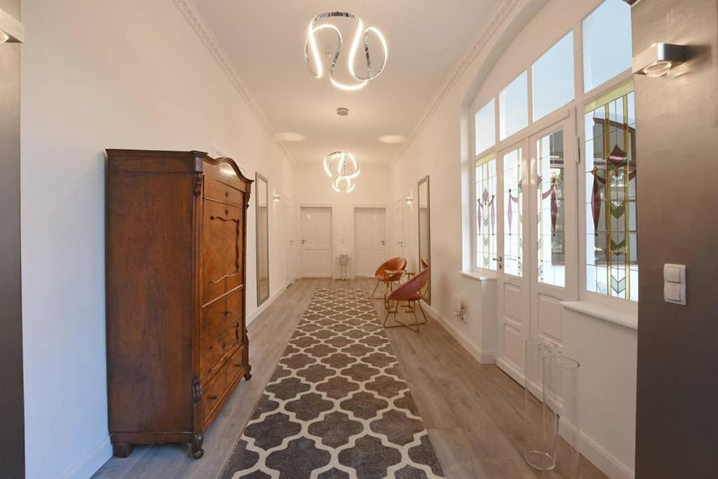 6,5 Luxury Room Apartment - Central Zwickau - 3 Bedrooms - 2 Bathrooms Luaran gambar