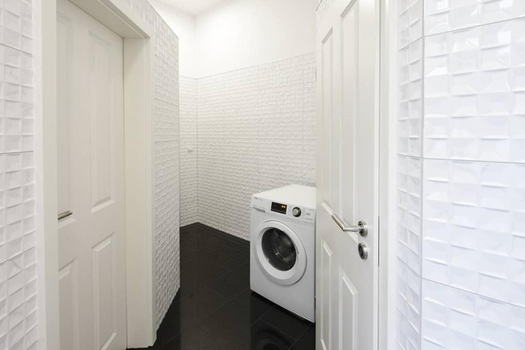 6,5 Luxury Room Apartment - Central Zwickau - 3 Bedrooms - 2 Bathrooms Luaran gambar
