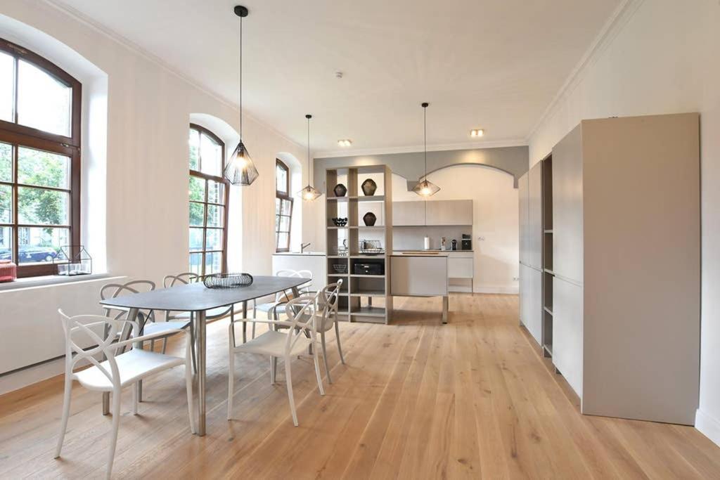6,5 Luxury Room Apartment - Central Zwickau - 3 Bedrooms - 2 Bathrooms Luaran gambar