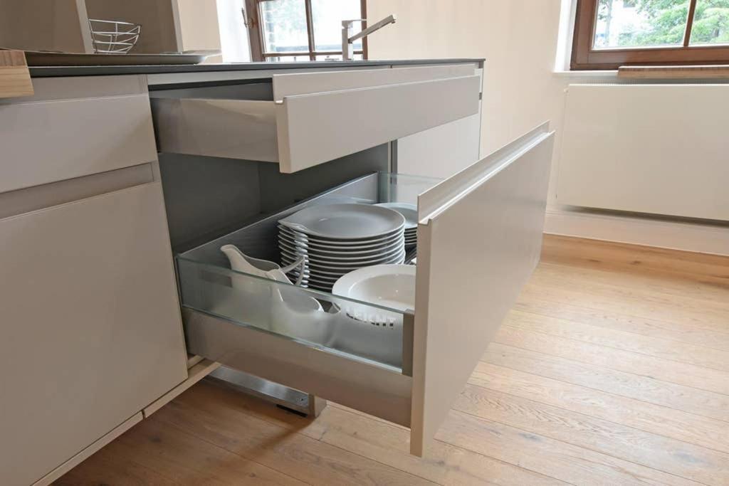 6,5 Luxury Room Apartment - Central Zwickau - 3 Bedrooms - 2 Bathrooms Luaran gambar