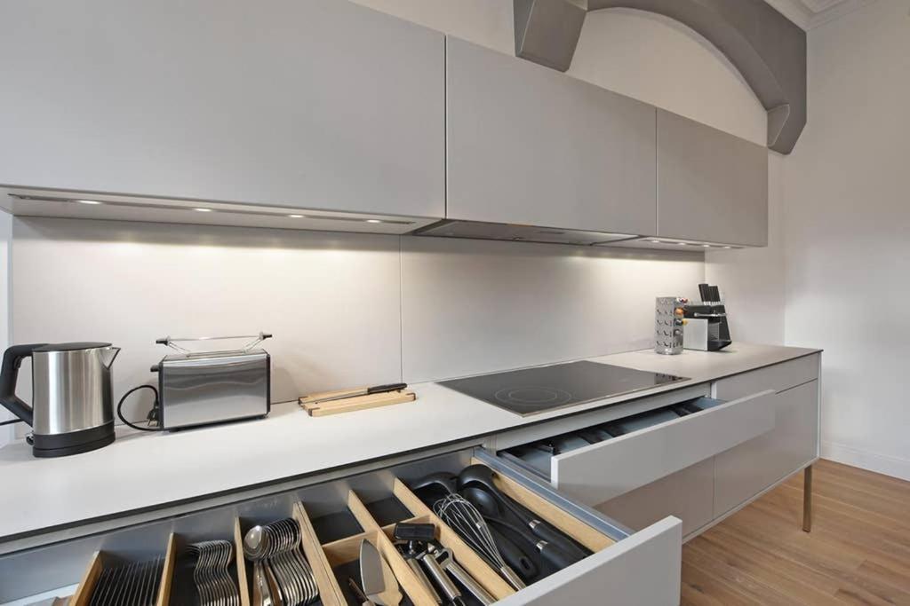 6,5 Luxury Room Apartment - Central Zwickau - 3 Bedrooms - 2 Bathrooms Luaran gambar