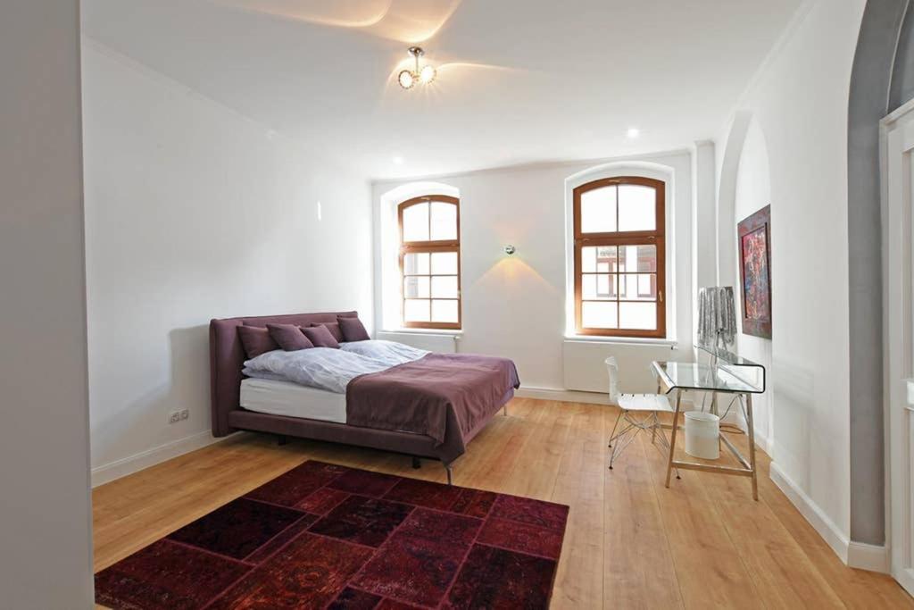 6,5 Luxury Room Apartment - Central Zwickau - 3 Bedrooms - 2 Bathrooms Luaran gambar