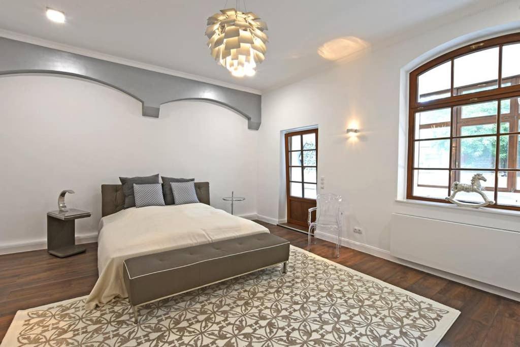 6,5 Luxury Room Apartment - Central Zwickau - 3 Bedrooms - 2 Bathrooms Luaran gambar