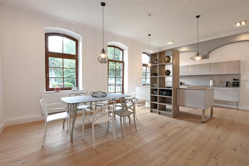 6,5 Luxury Room Apartment - Central Zwickau - 3 Bedrooms - 2 Bathrooms Luaran gambar